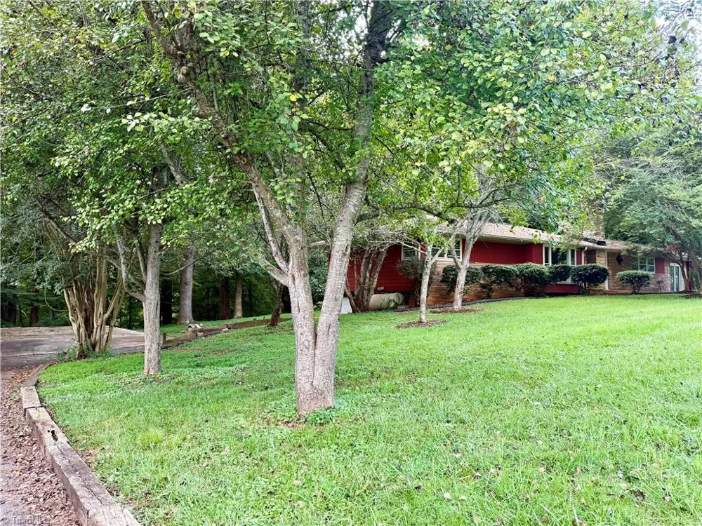 208 Harris Avenue Elkin, NC 28621