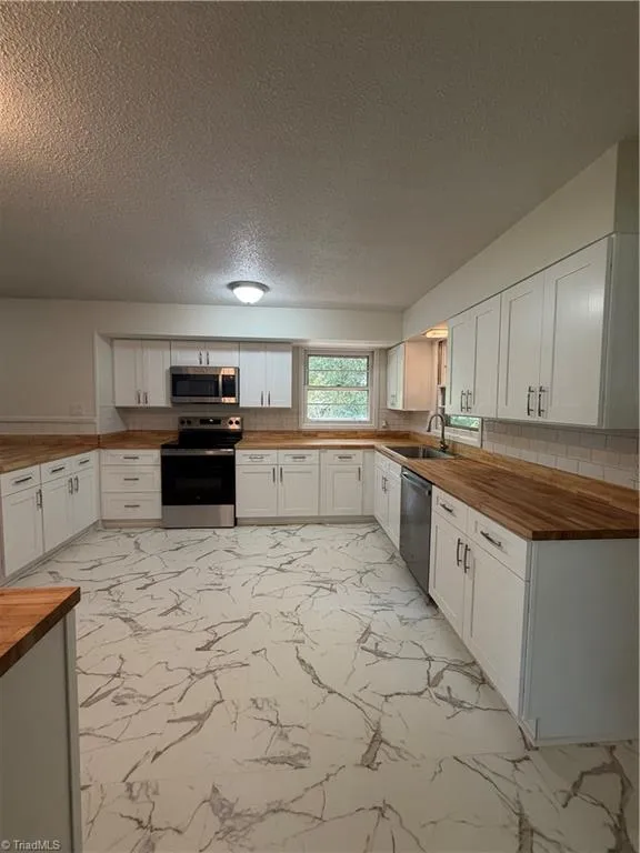 208 Harris Avenue Elkin, NC 28621