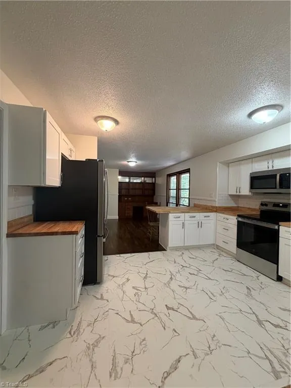 208 Harris Avenue Elkin, NC 28621