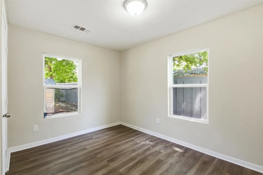 6824 Lakeside Drive Lake Worth, TX 76135