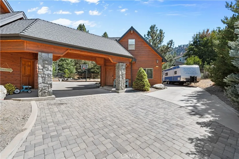 2473 Interlaken Court Wrightwood, CA 92397