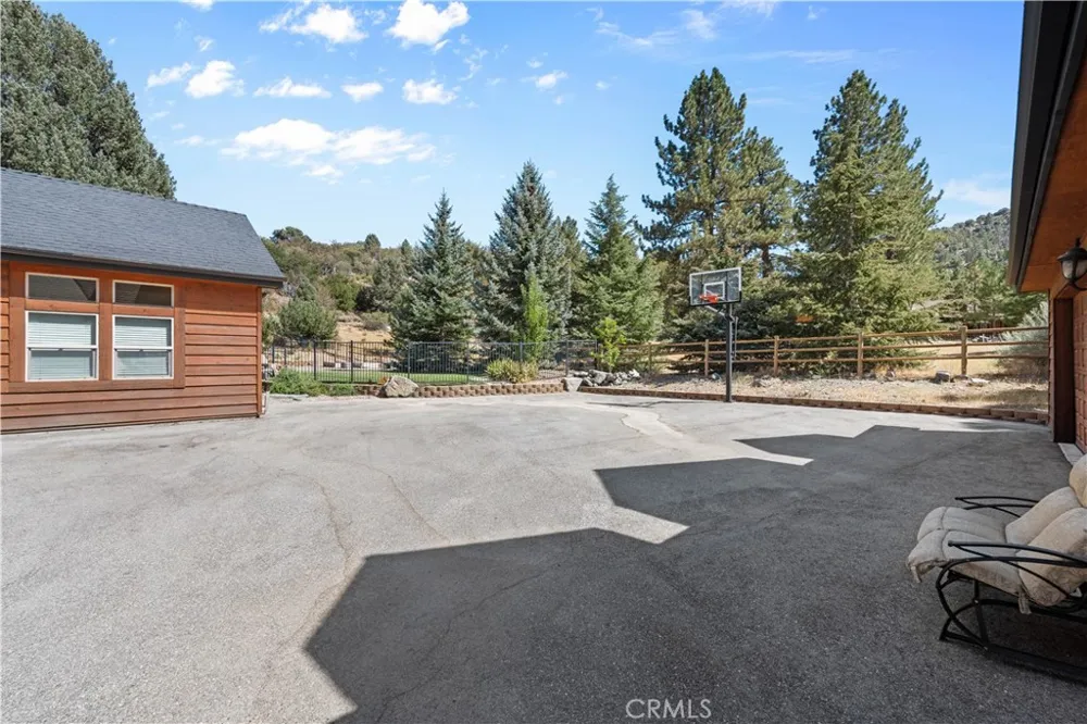 2473 Interlaken Court Wrightwood, CA 92397