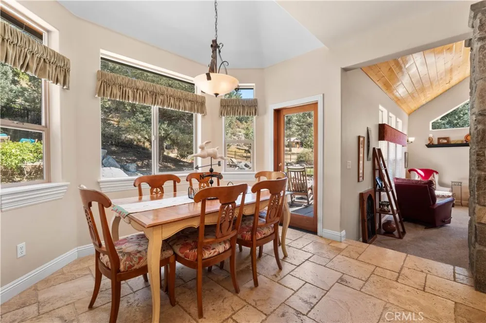 2473 Interlaken Court Wrightwood, CA 92397
