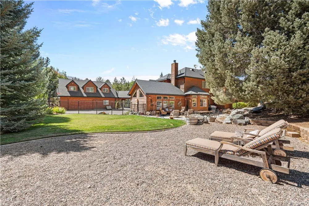 2473 Interlaken Court Wrightwood, CA 92397