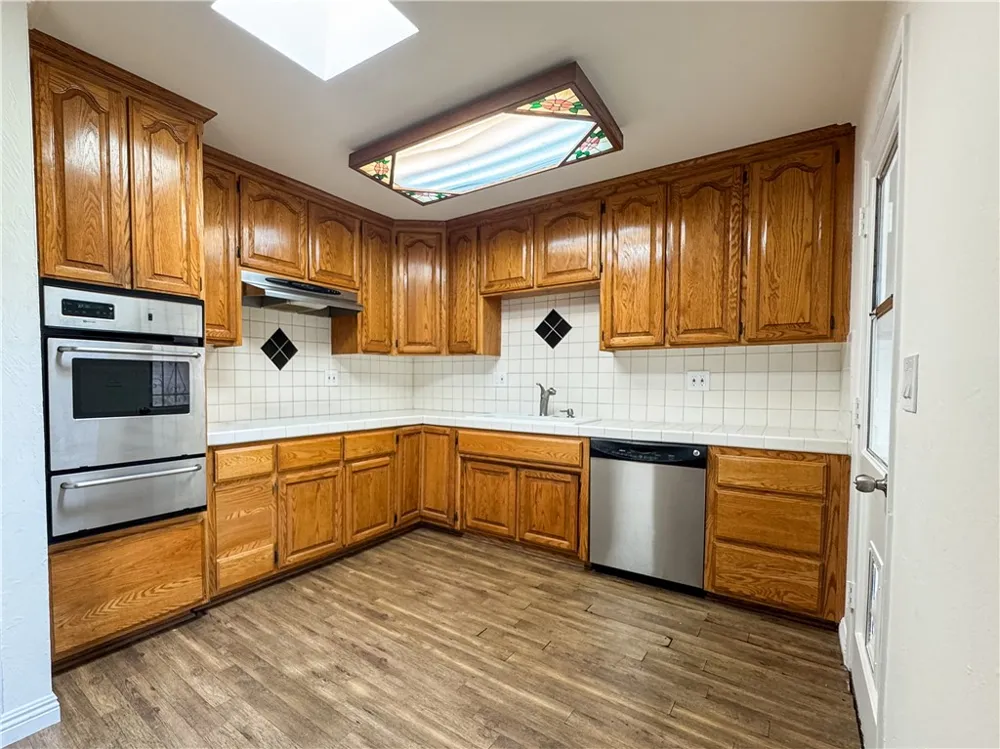 44327 23rd W Lancaster, CA 93536