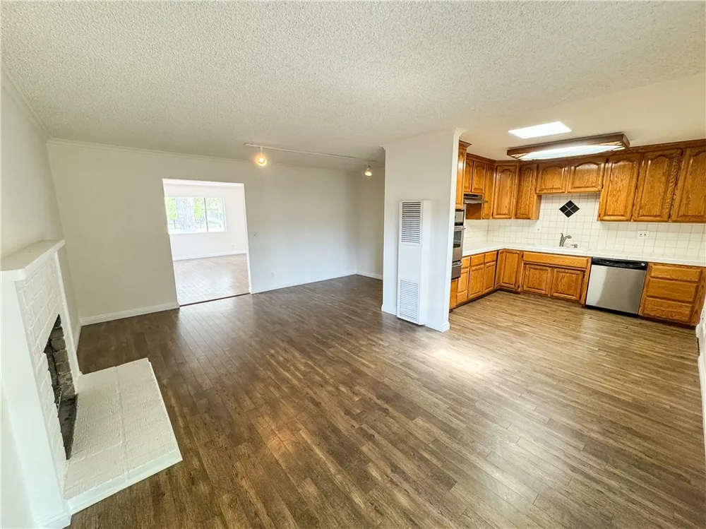 44327 23rd W Lancaster, CA 93536