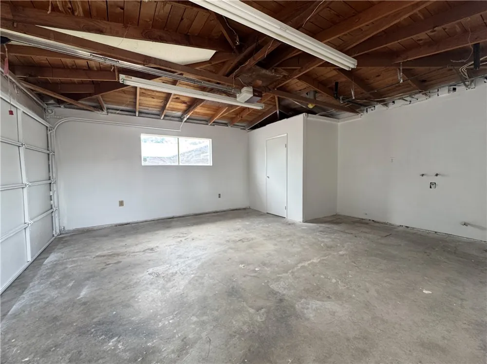 44327 23rd W Lancaster, CA 93536