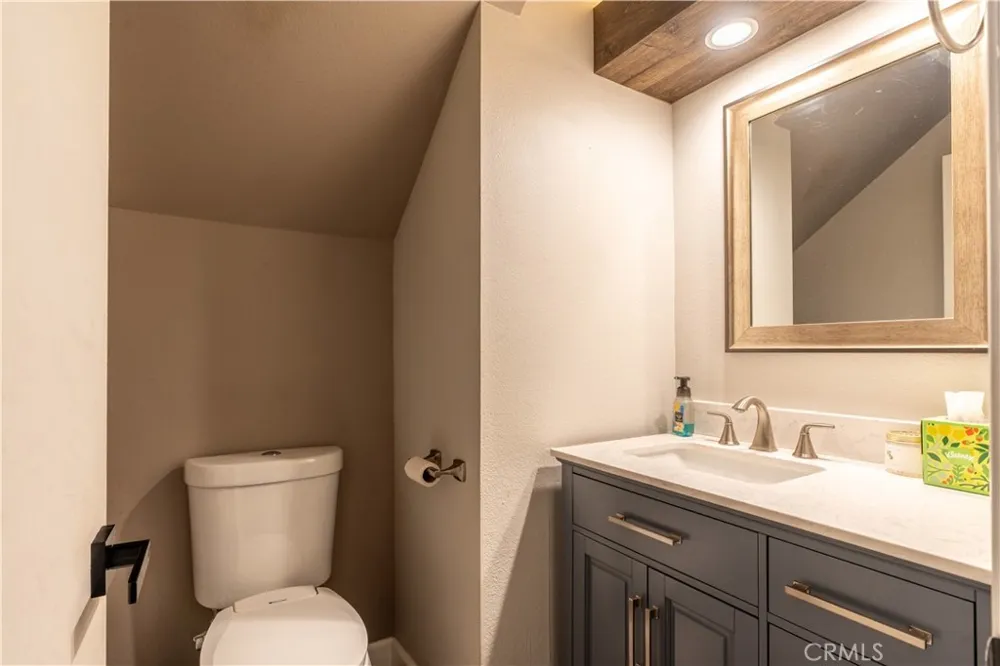 25441 Pine Creek Ln Wilmington, CA 90441