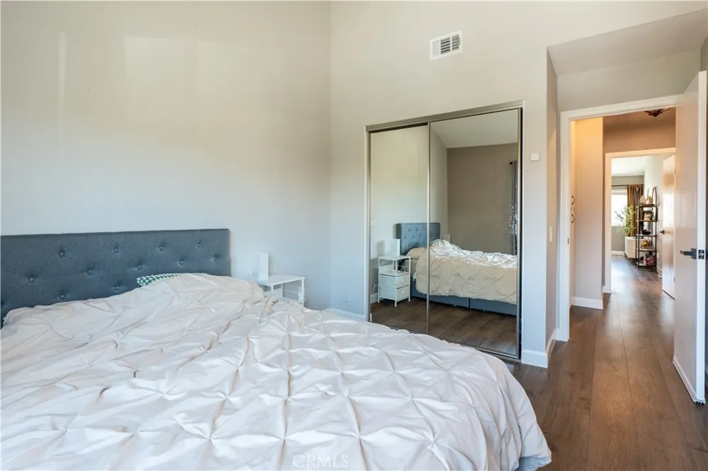 25441 Pine Creek Ln Wilmington, CA 90441