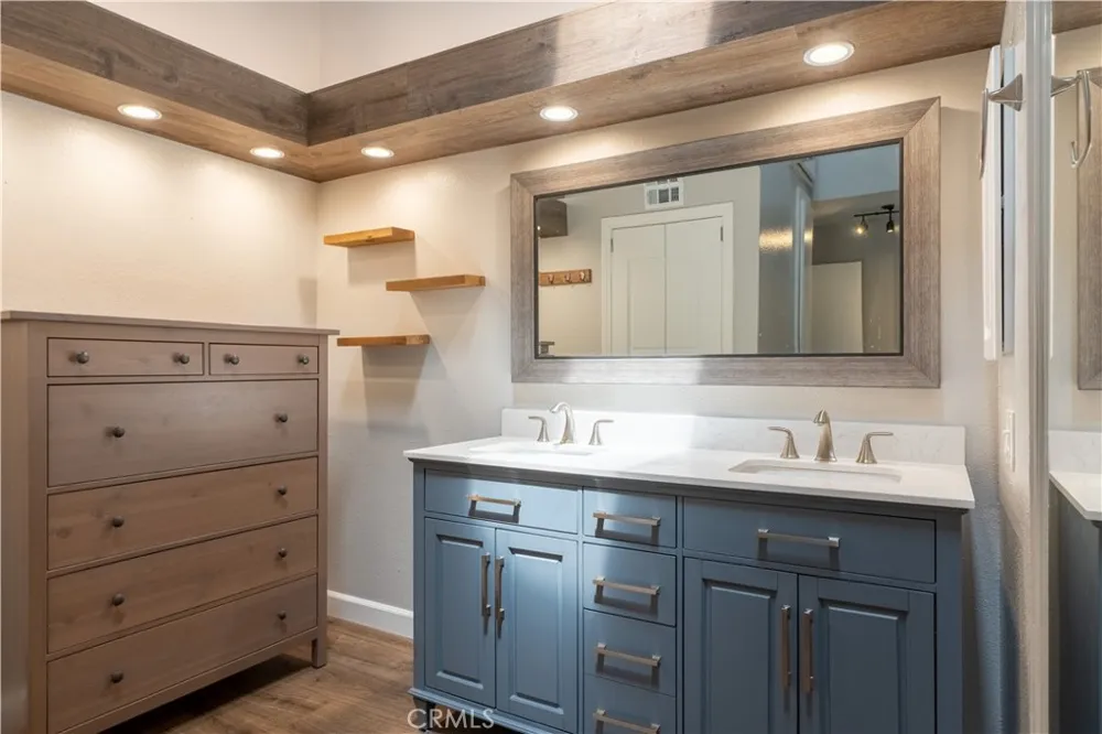 25441 Pine Creek Ln Wilmington, CA 90441