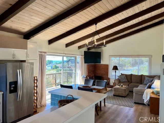 1950 Oxford Avenue Cambria, CA 93428