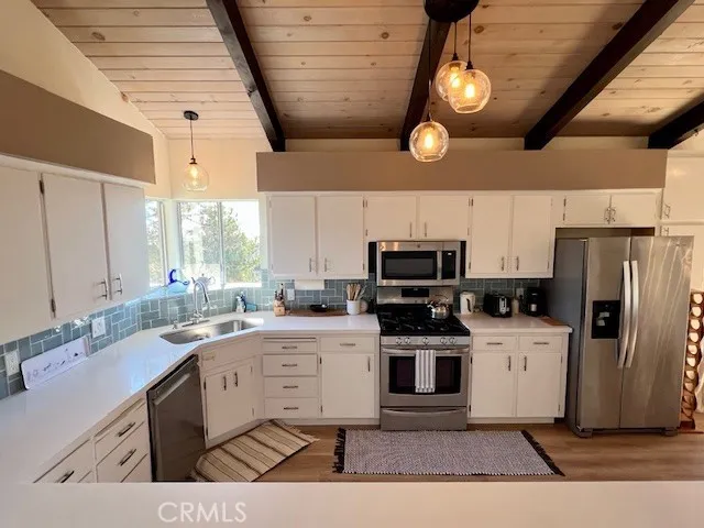 1950 Oxford Avenue Cambria, CA 93428