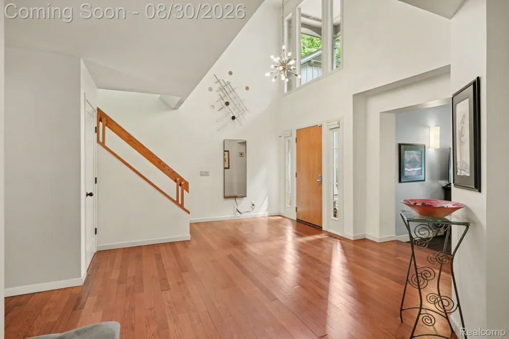 4901 Fairway Ridge Circle West Bloomfield Charter Township, MI 48323