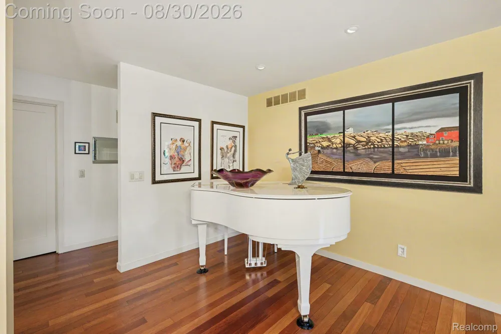 4901 Fairway Ridge Circle West Bloomfield Charter Township, MI 48323