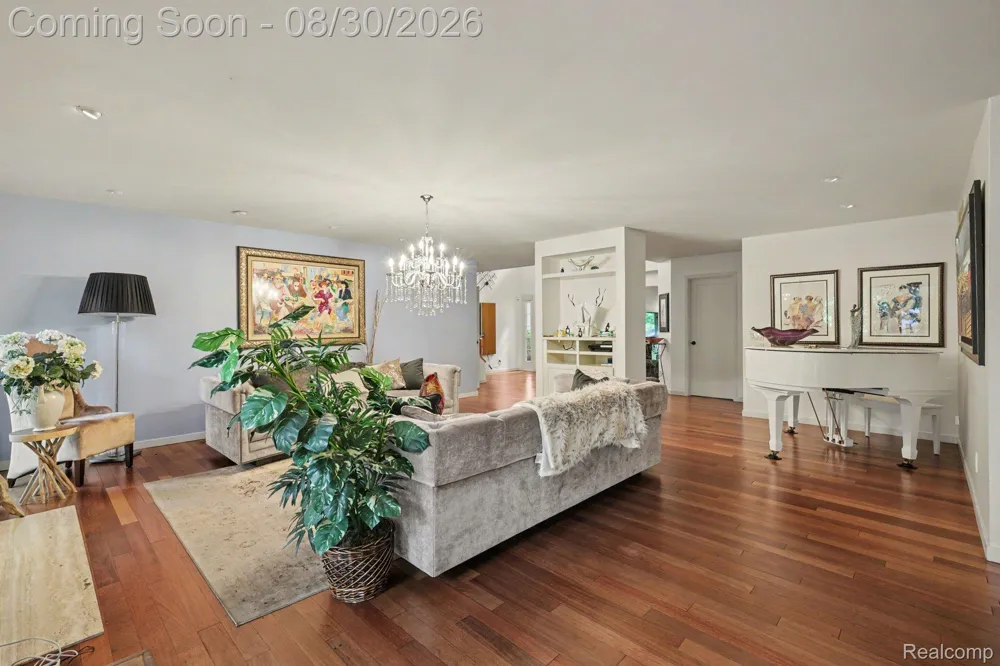 4901 Fairway Ridge Circle West Bloomfield Charter Township, MI 48323