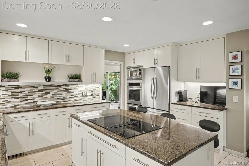 4901 Fairway Ridge Circle West Bloomfield Charter Township, MI 48323