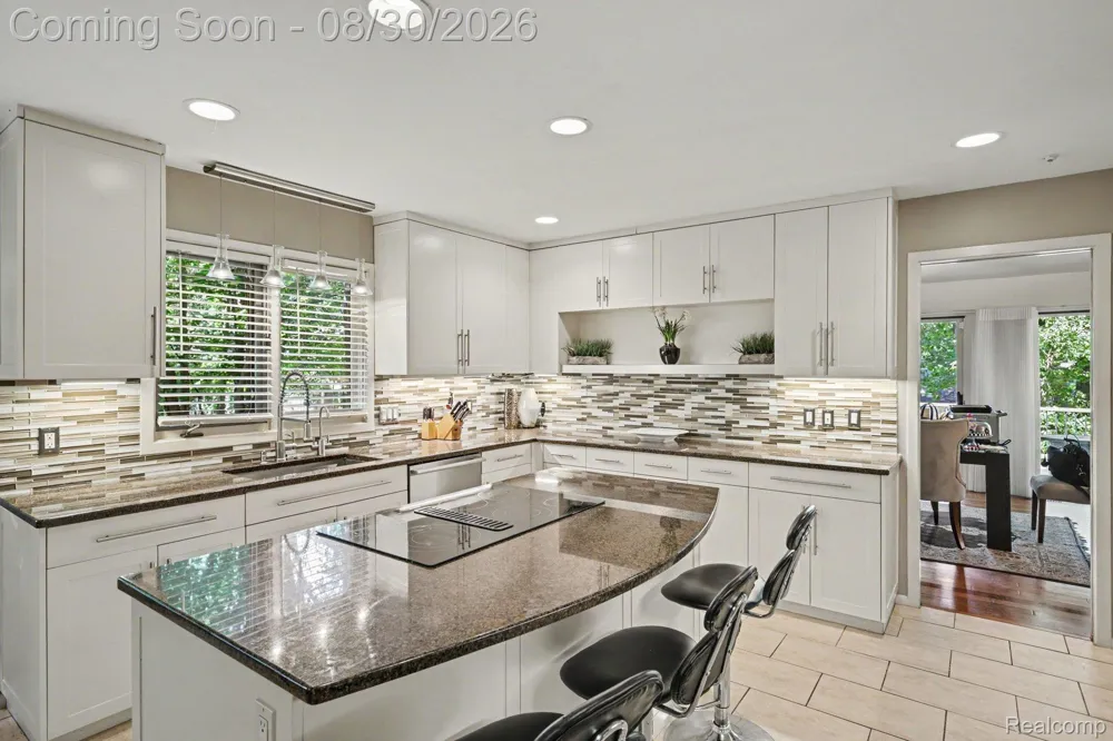 4901 Fairway Ridge Circle West Bloomfield Charter Township, MI 48323