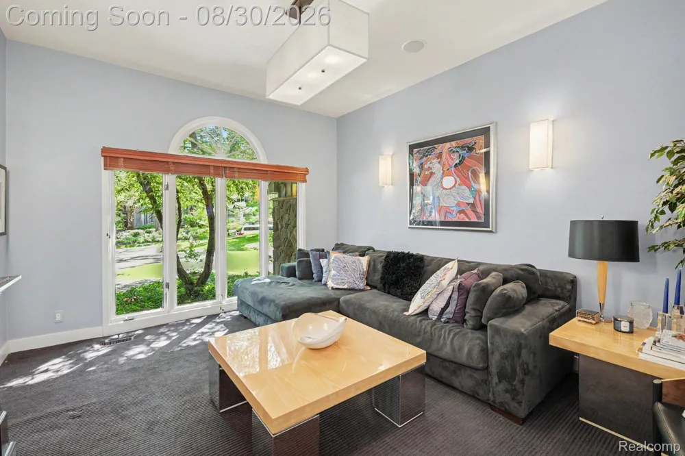 4901 Fairway Ridge Circle West Bloomfield Charter Township, MI 48323
