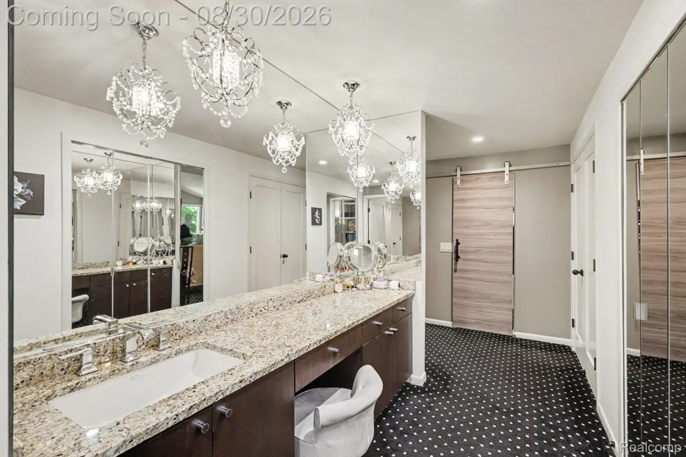 4901 Fairway Ridge Circle West Bloomfield Charter Township, MI 48323