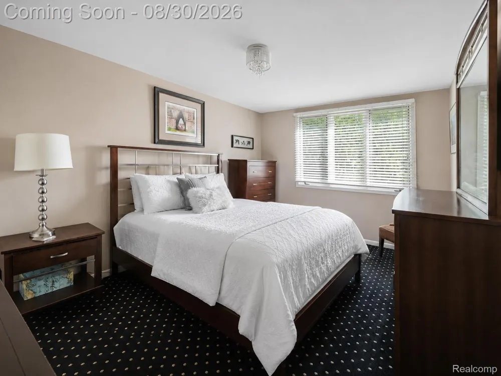 4901 Fairway Ridge Circle West Bloomfield Charter Township, MI 48323