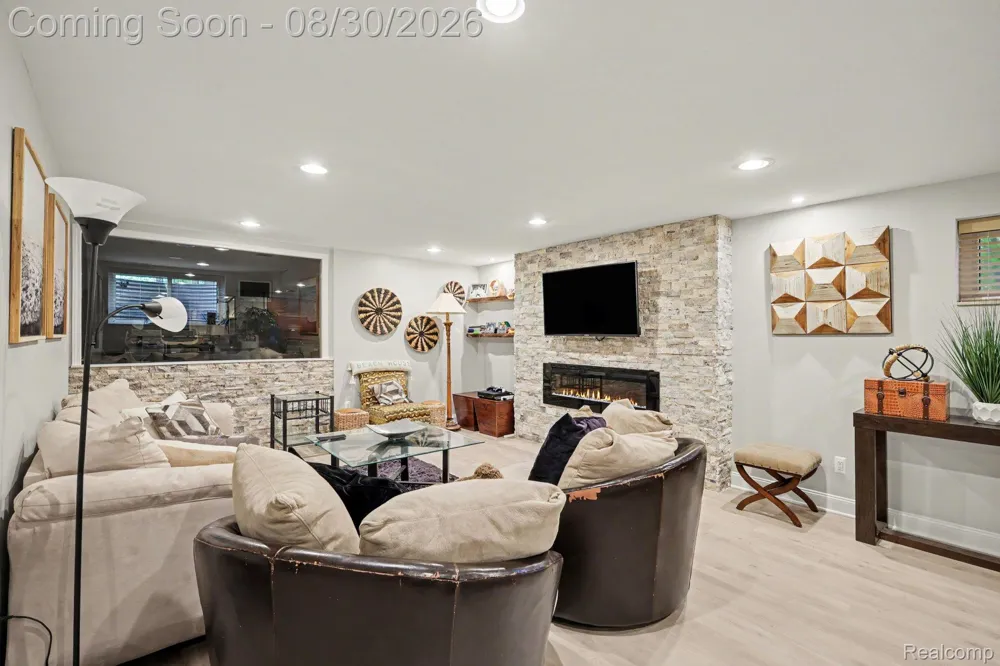 4901 Fairway Ridge Circle West Bloomfield Charter Township, MI 48323