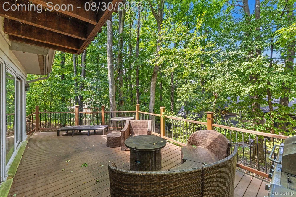 4901 Fairway Ridge Circle West Bloomfield Charter Township, MI 48323