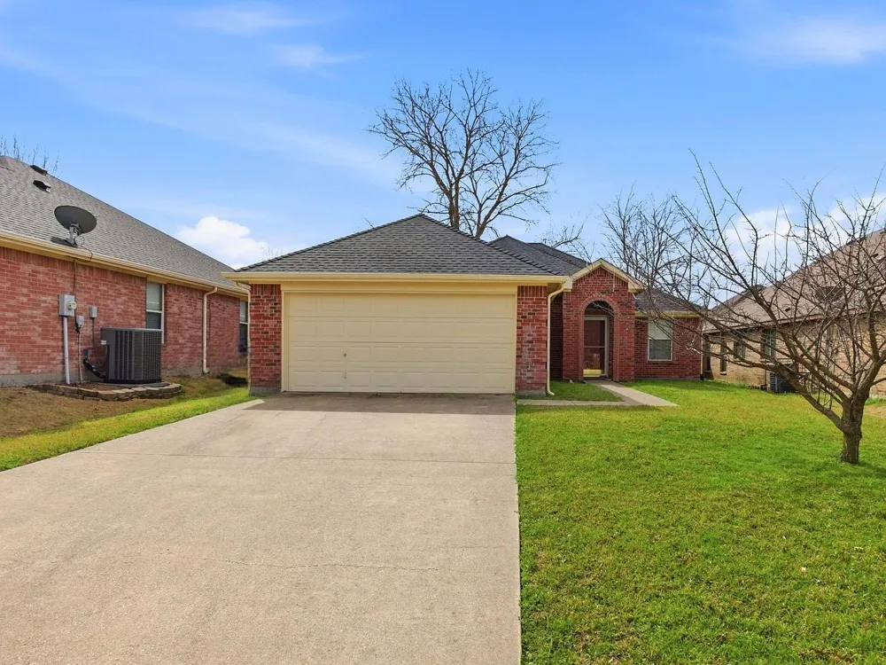 90 Elmwood Trail Waxahachie, TX 75165