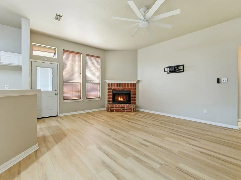 90 Elmwood Trail Waxahachie, TX 75165