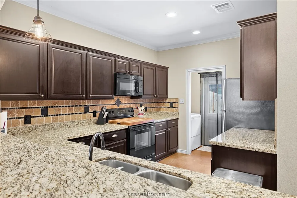 3206 Airborne Avenue College Station, TX 77845