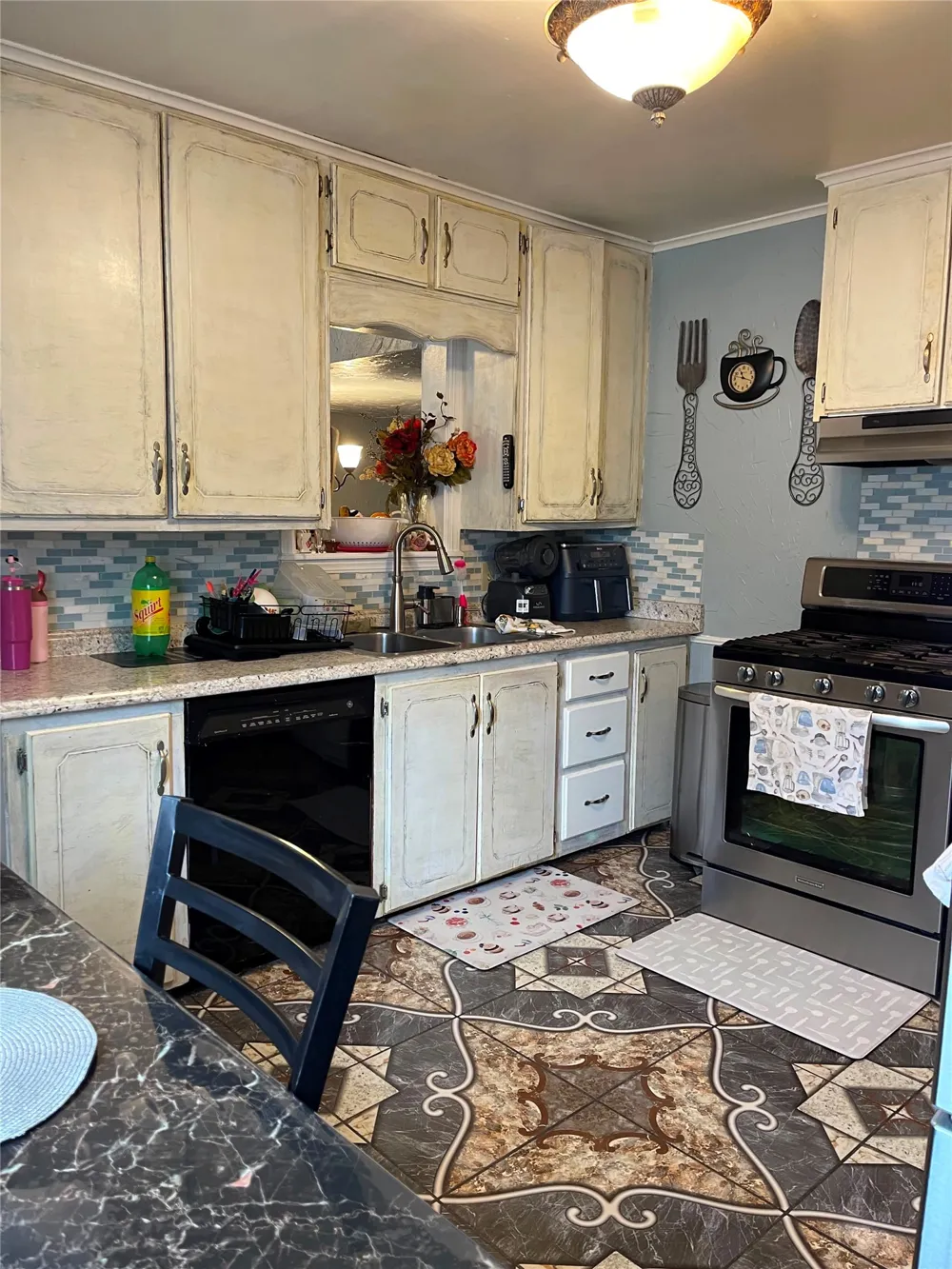 1649 Columbia Place Tulsa, OK 74110