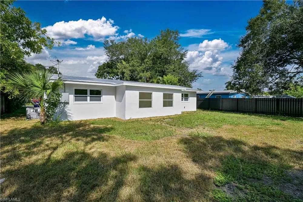 367 Rosemont Drive Fort Myers, FL 33916