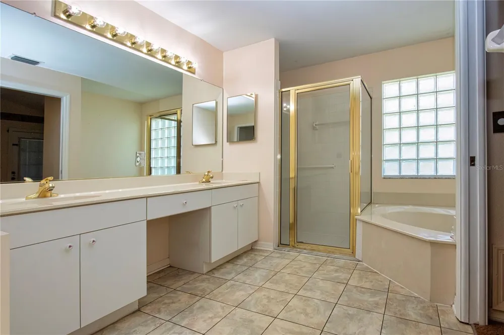 2424 E DEL WEBB BOULEVARD Sun City Center, FL 33573