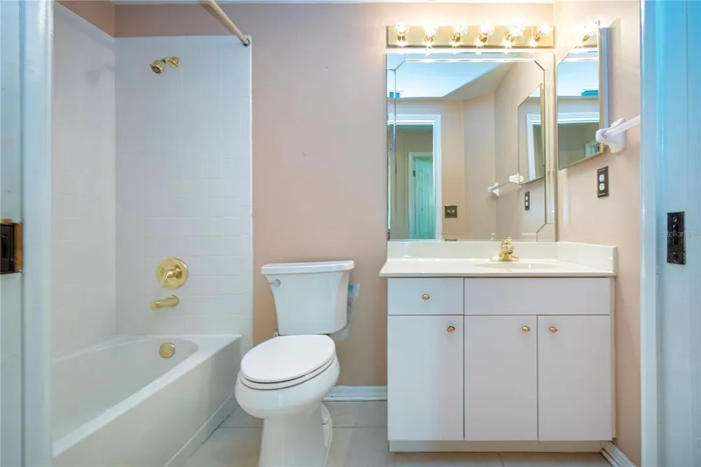2424 E DEL WEBB BOULEVARD Sun City Center, FL 33573