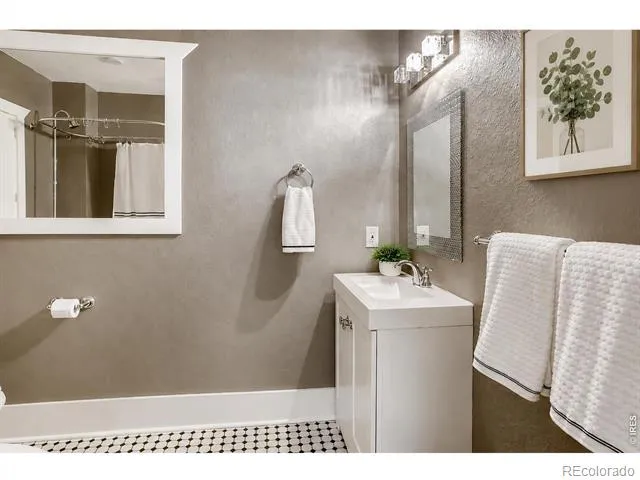 1866 S Lincoln Street Denver, CO 80210