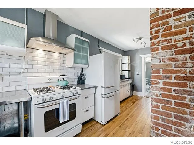 1866 S Lincoln Street Denver, CO 80210