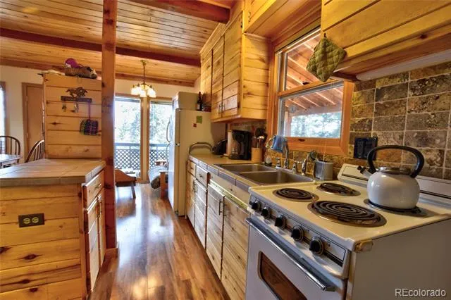 45 Swiggler Jefferson, CO 80456