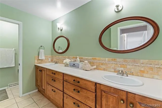 3423 S Race Street Englewood, CO 80113