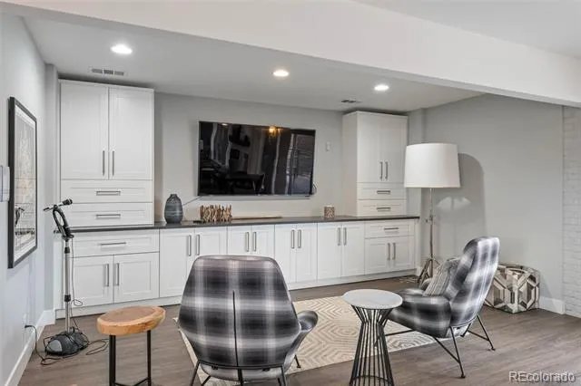 3423 S Race Street Englewood, CO 80113