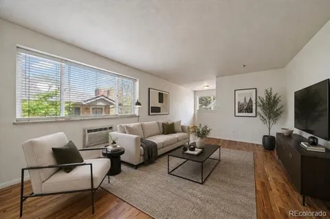 21 Washington Street #202