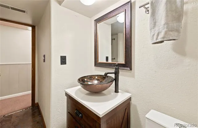 6521 S Logan Street Centennial, CO 80121