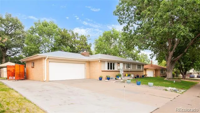 6521 S Logan Street Centennial, CO 80121