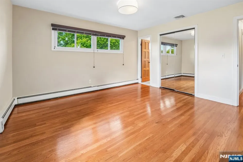 2 Columbine Court Montvale, NJ 07645