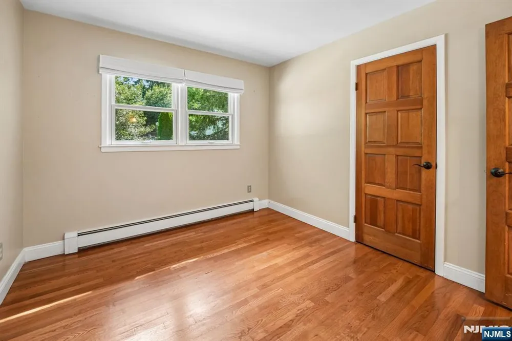 2 Columbine Court Montvale, NJ 07645