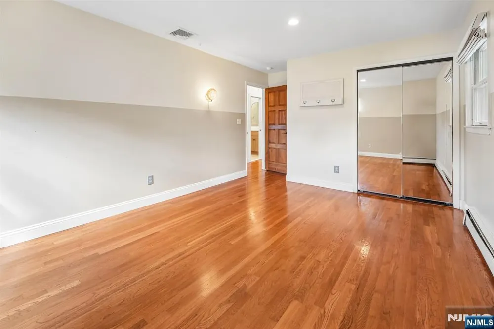 2 Columbine Court Montvale, NJ 07645