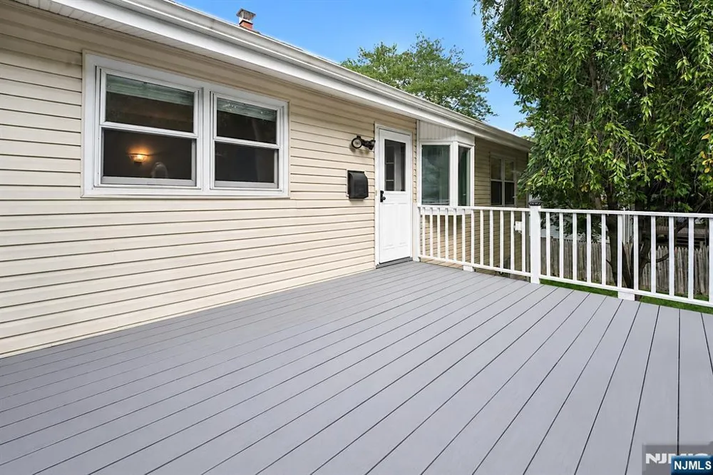 2 Columbine Court Montvale, NJ 07645