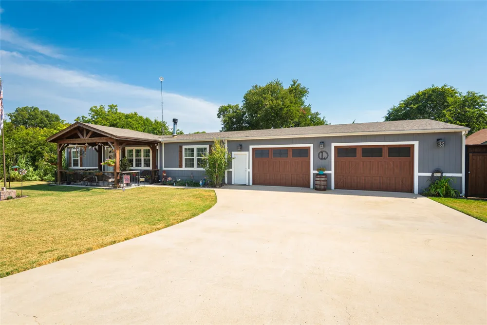 11482 County Road 440 Princeton, TX 75407