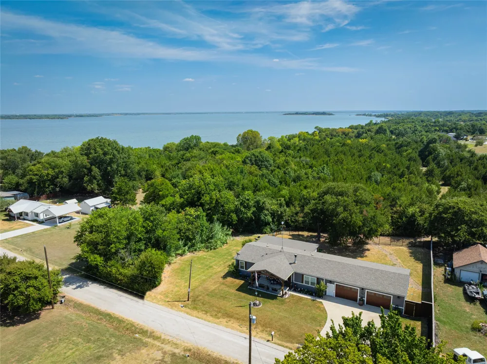 11482 County Road 440 Princeton, TX 75407
