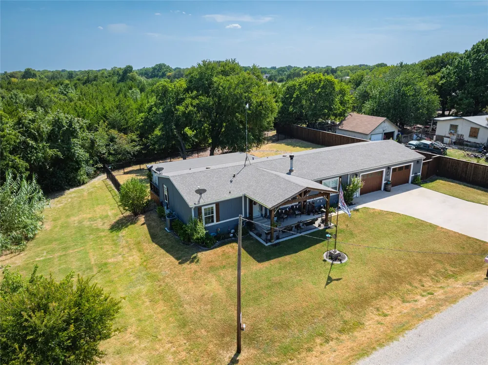 11482 County Road 440 Princeton, TX 75407