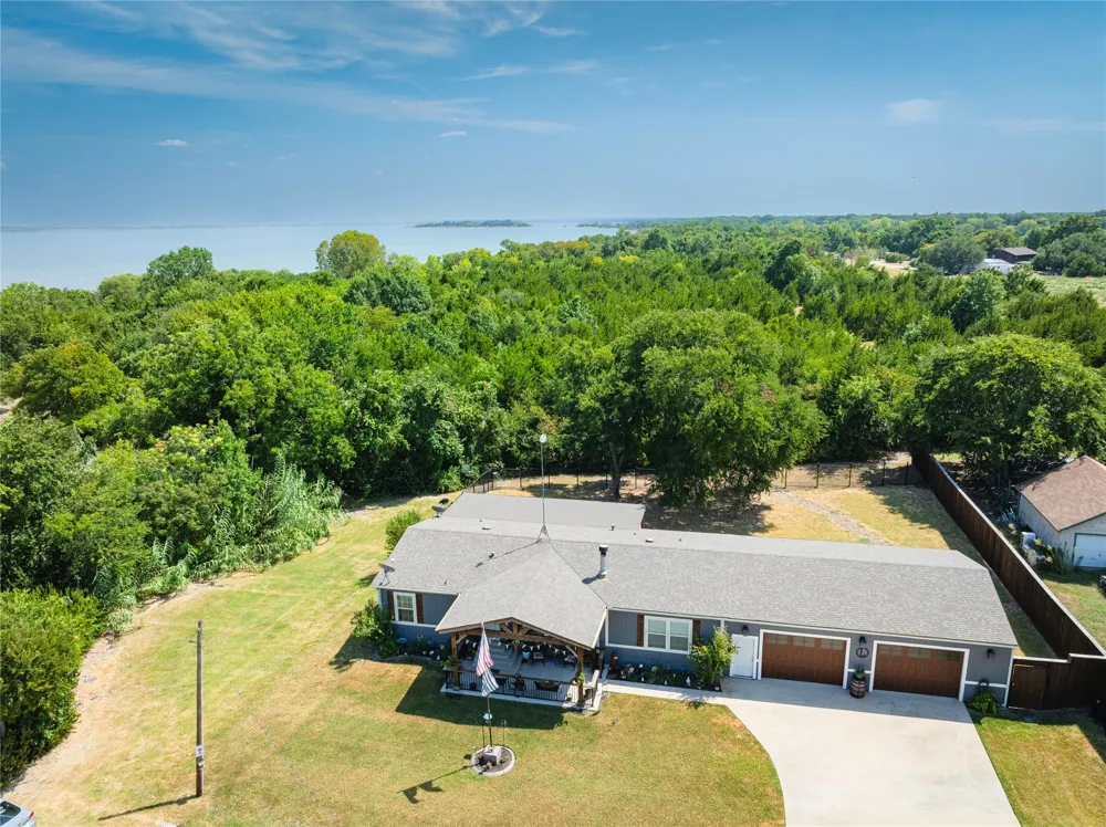 11482 County Road 440 Princeton, TX 75407