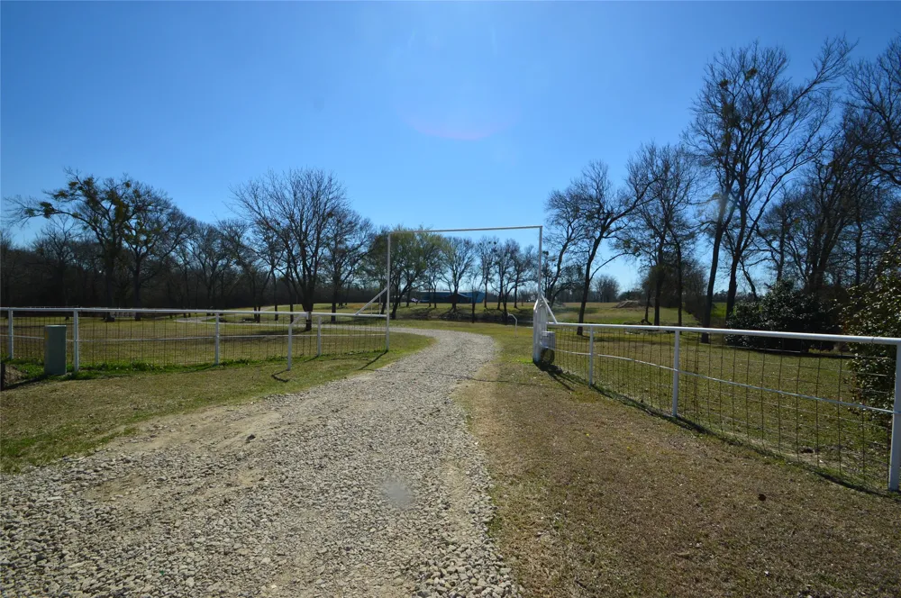 4881 White Rock Lone Oak, TX 75453